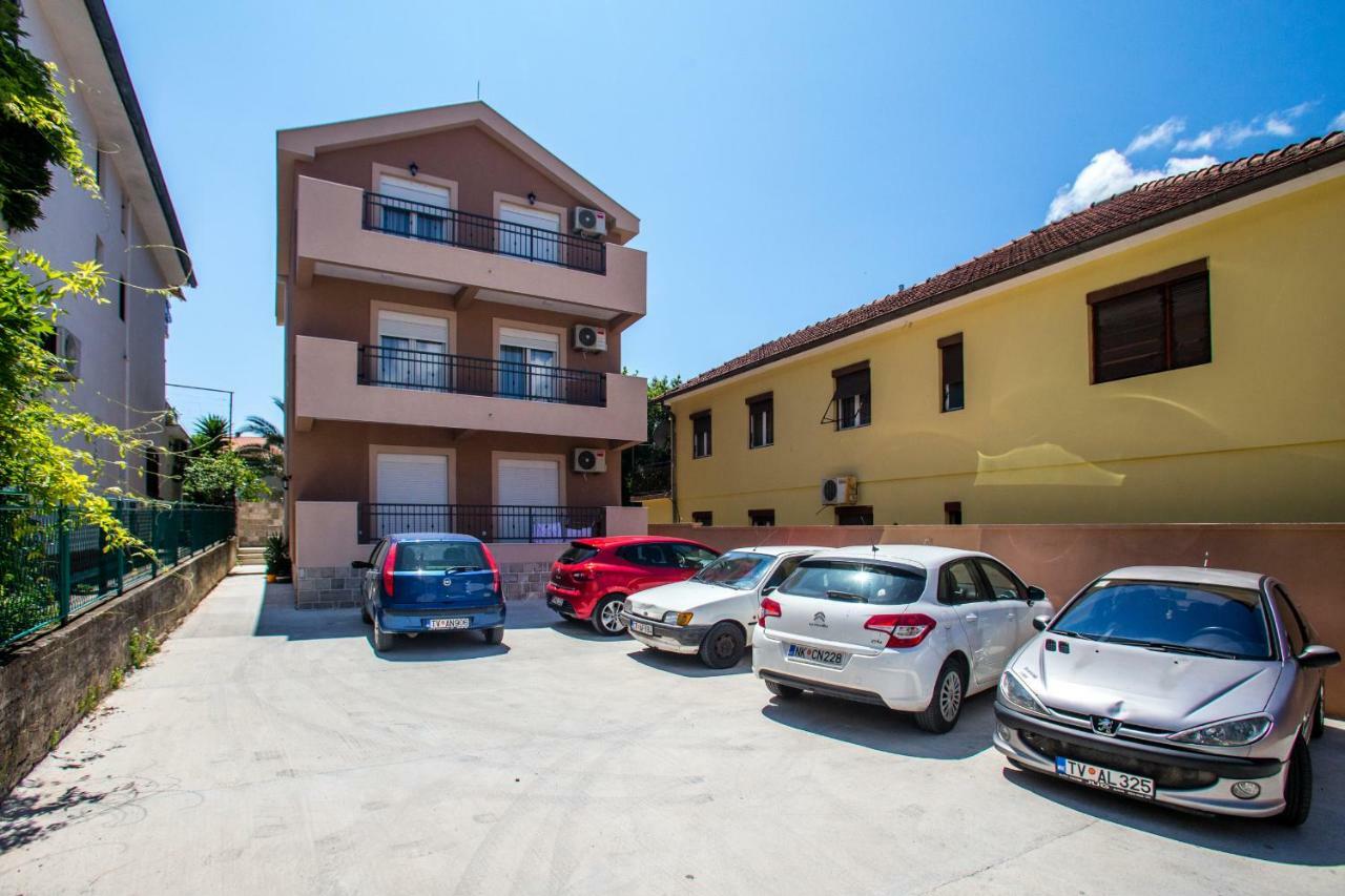 Fort City Apartments Tivat Buitenkant foto